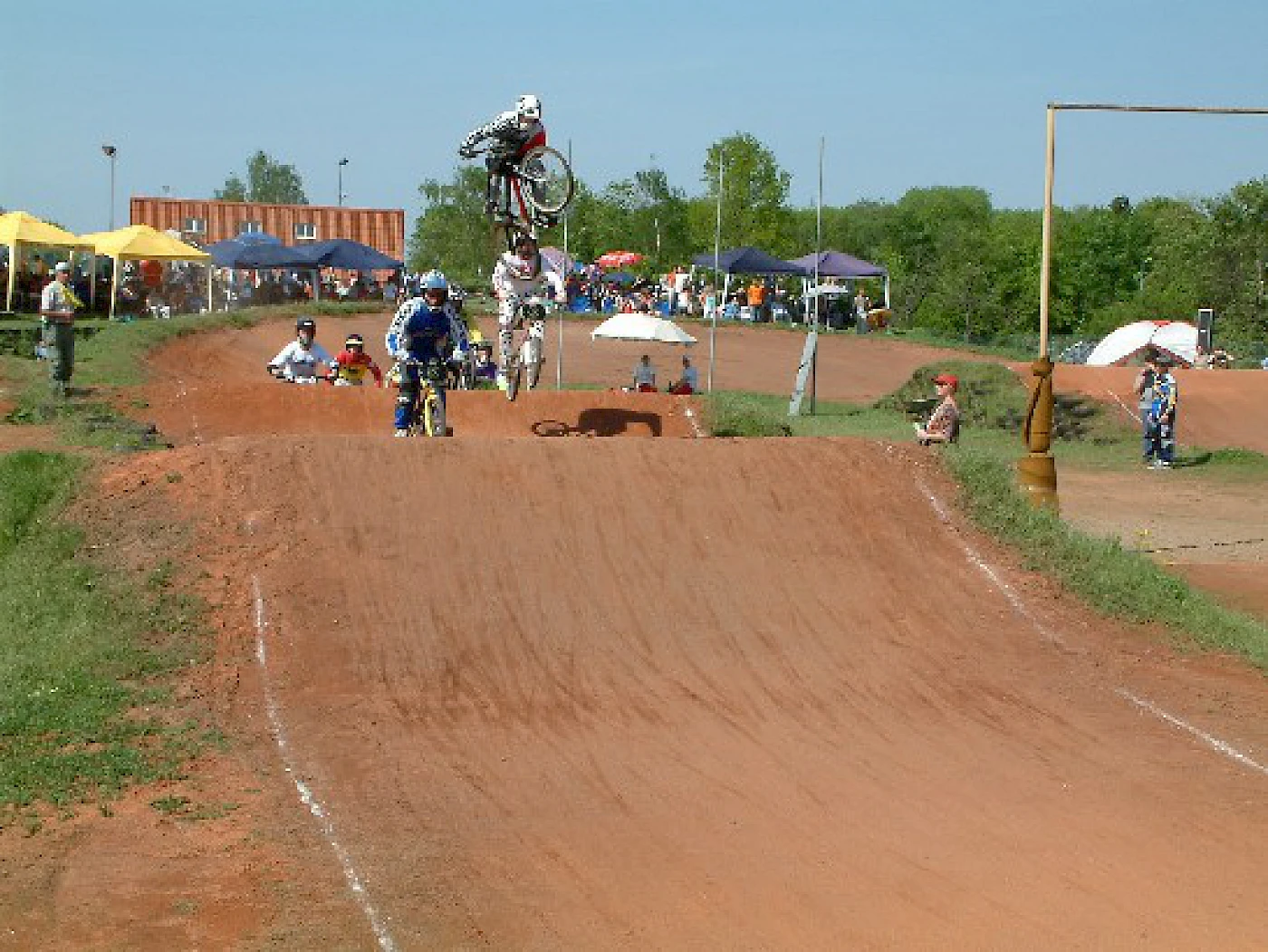 Marco Mueller (#6) vor Michael Grelak (#5) und Marco Vaeth (#3). Das war wohl der &quot;Highest air of the day&quot; was Marco Vaeth hier über den Double zelebrierte